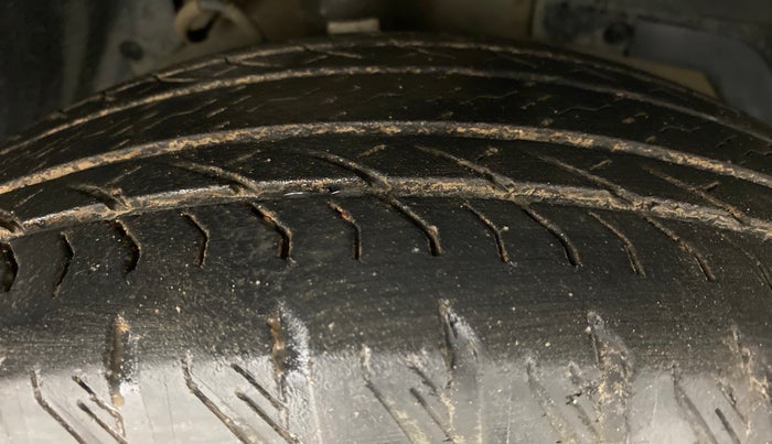 2018 Mahindra XUV500 W11 (O) AT, Diesel, Automatic, 43,514 km, Right Front Tyre Tread