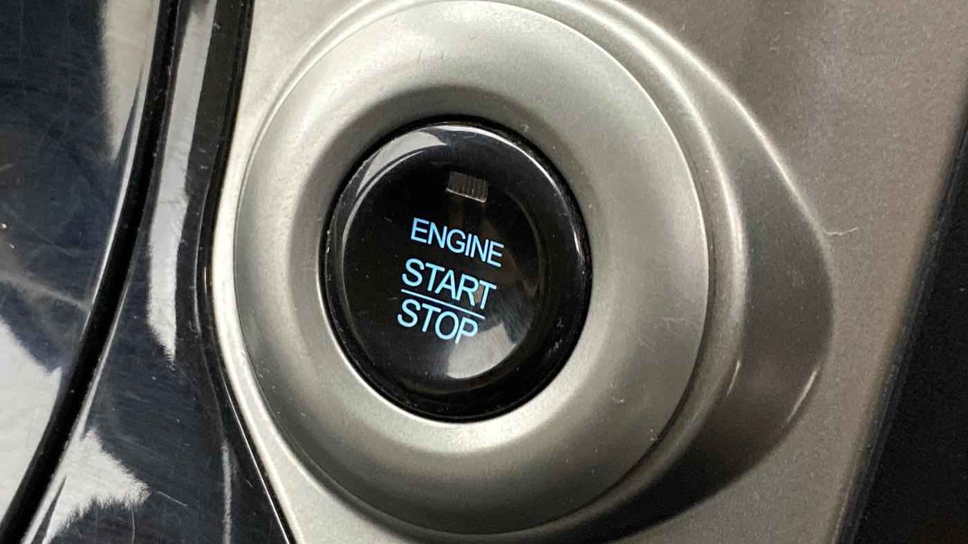 2018 Mahindra XUV500 W11 (O) AT, Diesel, Automatic, 43,514 km, Keyless Start/ Stop Button