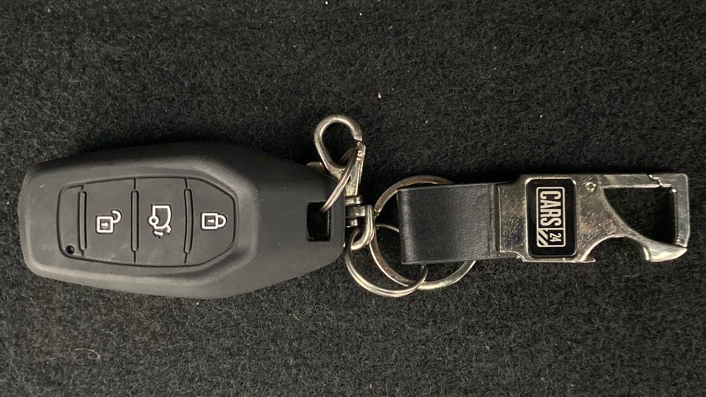 2018 Mahindra XUV500 W11 (O) AT, Diesel, Automatic, 43,514 km, Key Close Up