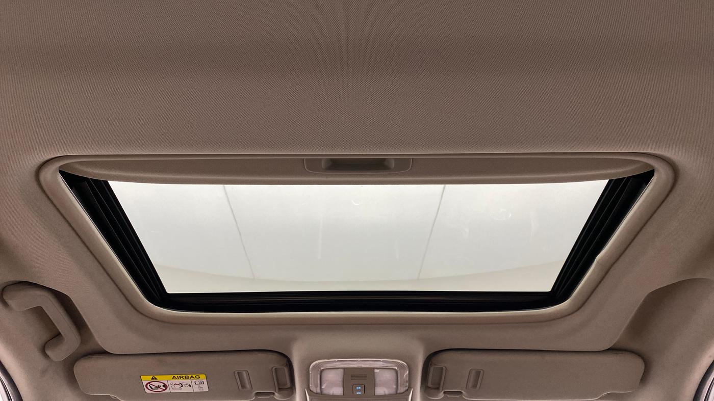 2018 Mahindra XUV500 W11 (O) AT, Diesel, Automatic, 43,514 km, Moonroof/ Sunroof