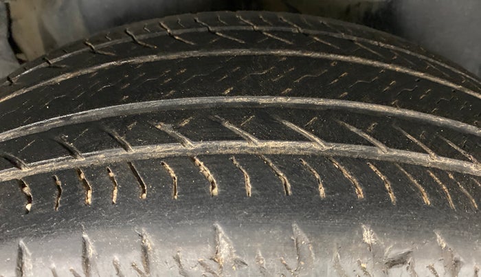 2018 Mahindra XUV500 W11 (O) AT, Diesel, Automatic, 43,514 km, Right Rear Tyre Tread
