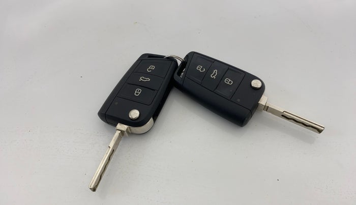 2022 Skoda SLAVIA STYLE 1.0L TSI AT, Petrol, Automatic, 41,072 km, Key Close Up