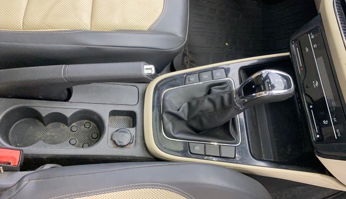 2022 Skoda SLAVIA STYLE 1.0L TSI AT, Petrol, Automatic, 41,072 km, Gear Lever