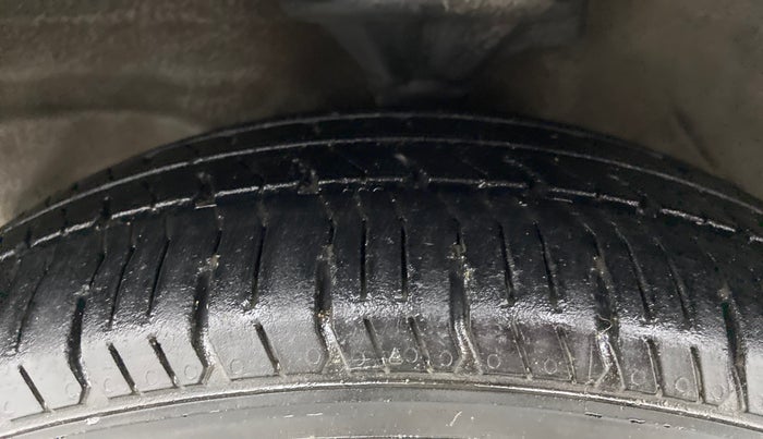 2010 Hyundai Santro Xing GLS, Petrol, Manual, 95,627 km, Left Front Tyre Tread
