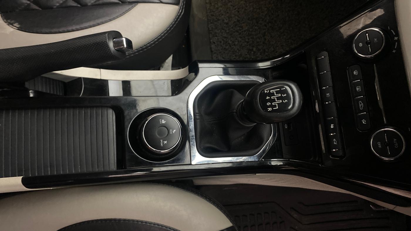 2022 Tata NEXON XZ PLUS (HS) PETROL, Petrol, Manual, 61,740 km, Gear Lever