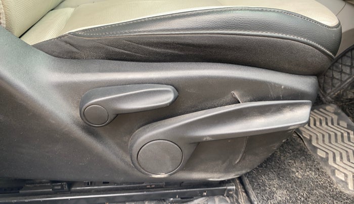 2018 Jeep Compass LIMITED 2.0 DIESEL 4X4, Diesel, Manual, 78,216 km, Driver Side Adjustment Panel