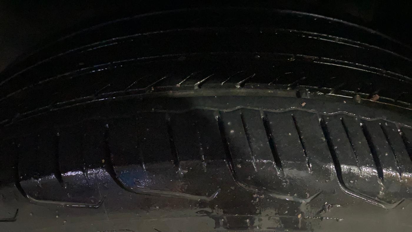 2023 Tata PUNCH ACCOMPLISHED DAZZLE SUNROOF CNG MT, CNG, Manual, 92,545 km, Left Front Tyre Tread