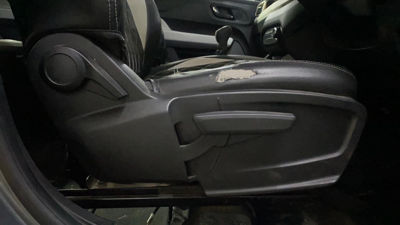 2023 Tata PUNCH ACCOMPLISHED DAZZLE SUNROOF CNG MT, CNG, Manual, 92,545 km, Driver Side Adjustment Panel