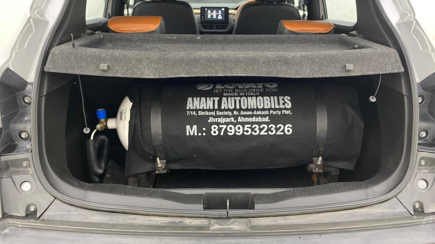 2022 Renault Kiger RXT AMT, CNG, Automatic, 38,110 km, Boot Inside