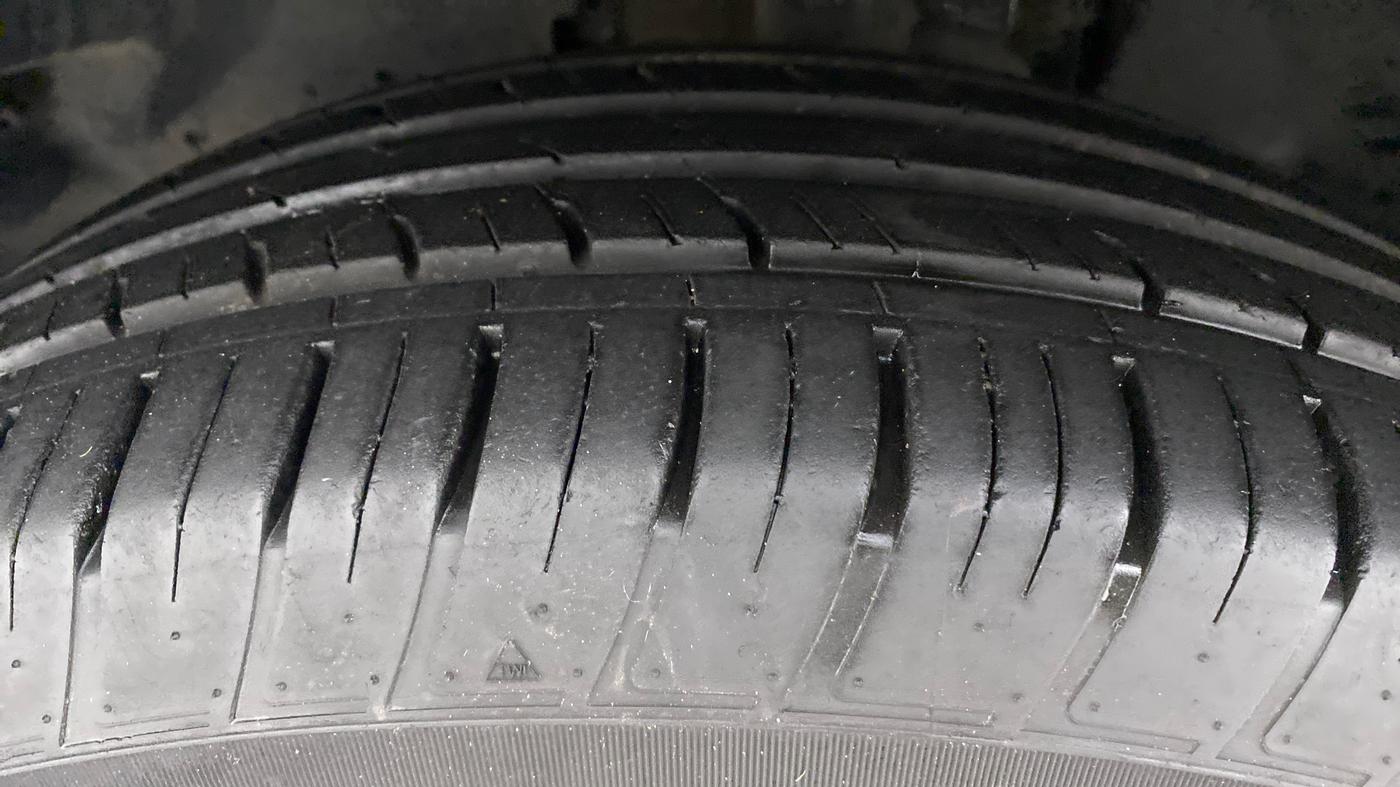 2021 Tata Harrier XZA+ DARK EDITION, Diesel, Automatic, 31,165 km, Left Front Tyre Tread