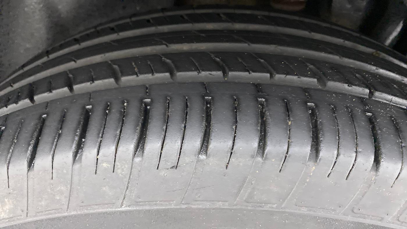 2021 Tata Harrier XZA+ DARK EDITION, Diesel, Automatic, 31,165 km, Right Rear Tyre Tread