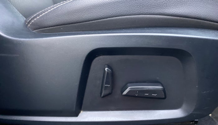 2021 Tata Harrier XZA+ DARK EDITION, Diesel, Automatic, 31,165 km, Driver Side Adjustment Panel
