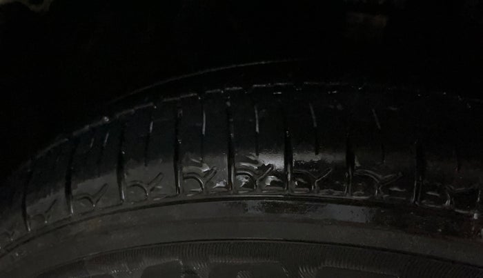 2018 Datsun Redi Go T, Petrol, Manual, 50,949 km, Right Front Tyre Tread