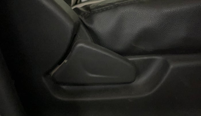 2018 Datsun Redi Go T, Petrol, Manual, 50,949 km, Driver Side Adjustment Panel