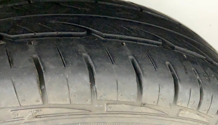 2018 Maruti Alto 800 LXI, Petrol, Manual, 25,872 km, Left Rear Tyre Tread