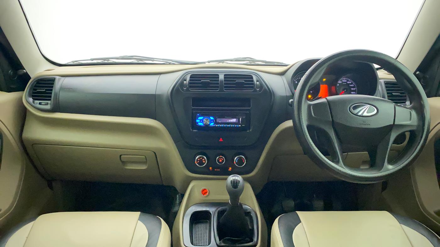 2017 Mahindra TUV300 T4 PLUS, Diesel, Manual, 58,142 km, Dashboard