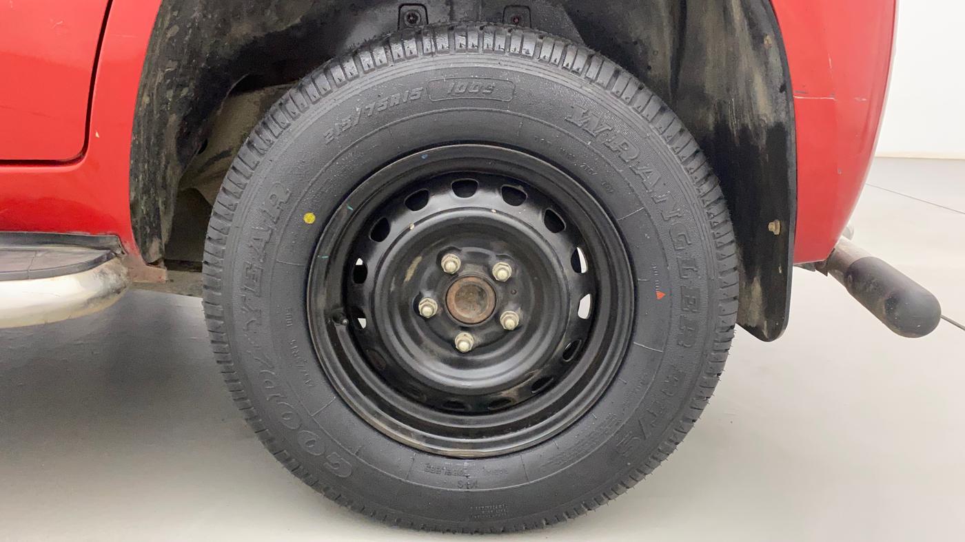2017 Mahindra TUV300 T4 PLUS, Diesel, Manual, 58,142 km, Left Rear Wheel