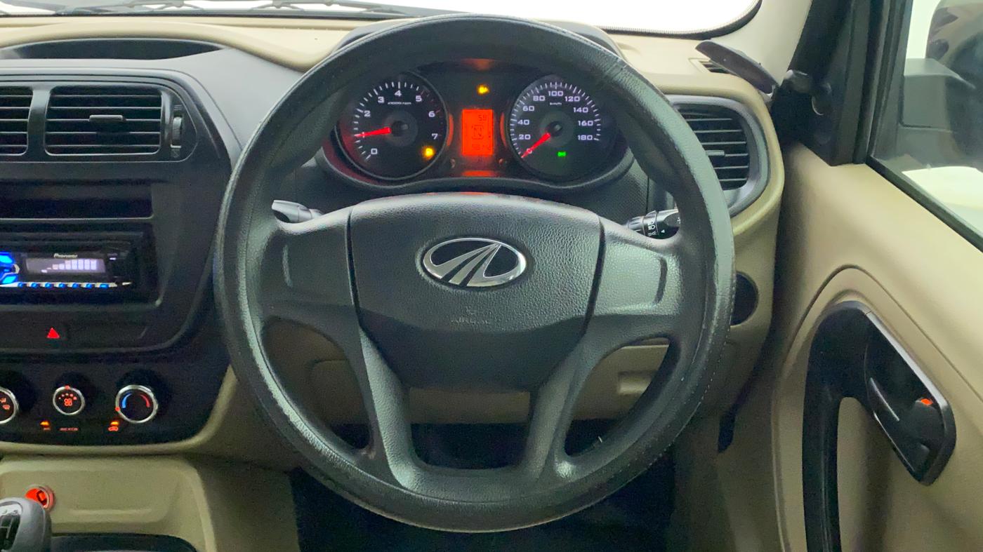 2017 Mahindra TUV300 T4 PLUS, Diesel, Manual, 58,142 km, Steering Wheel Close Up