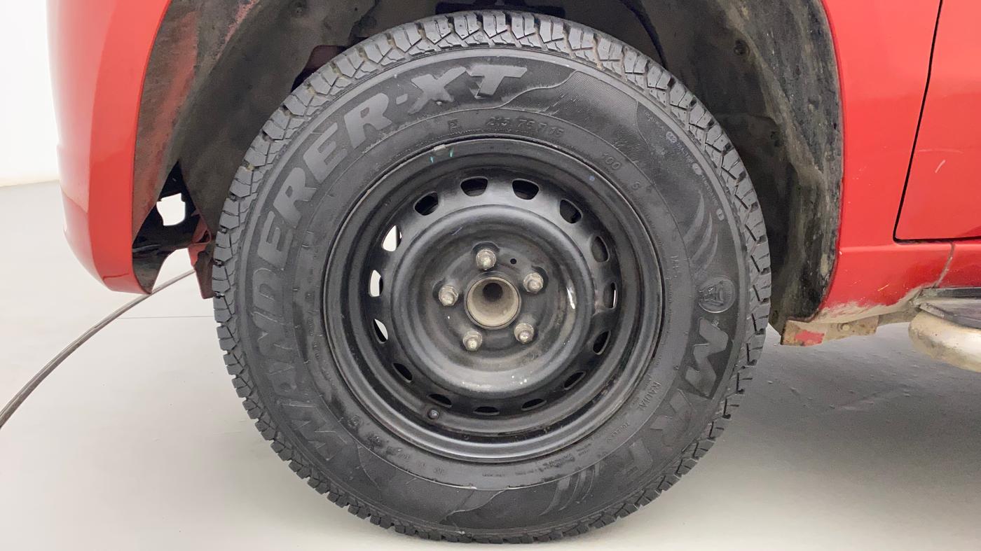 2017 Mahindra TUV300 T4 PLUS, Diesel, Manual, 58,142 km, Left Front Wheel
