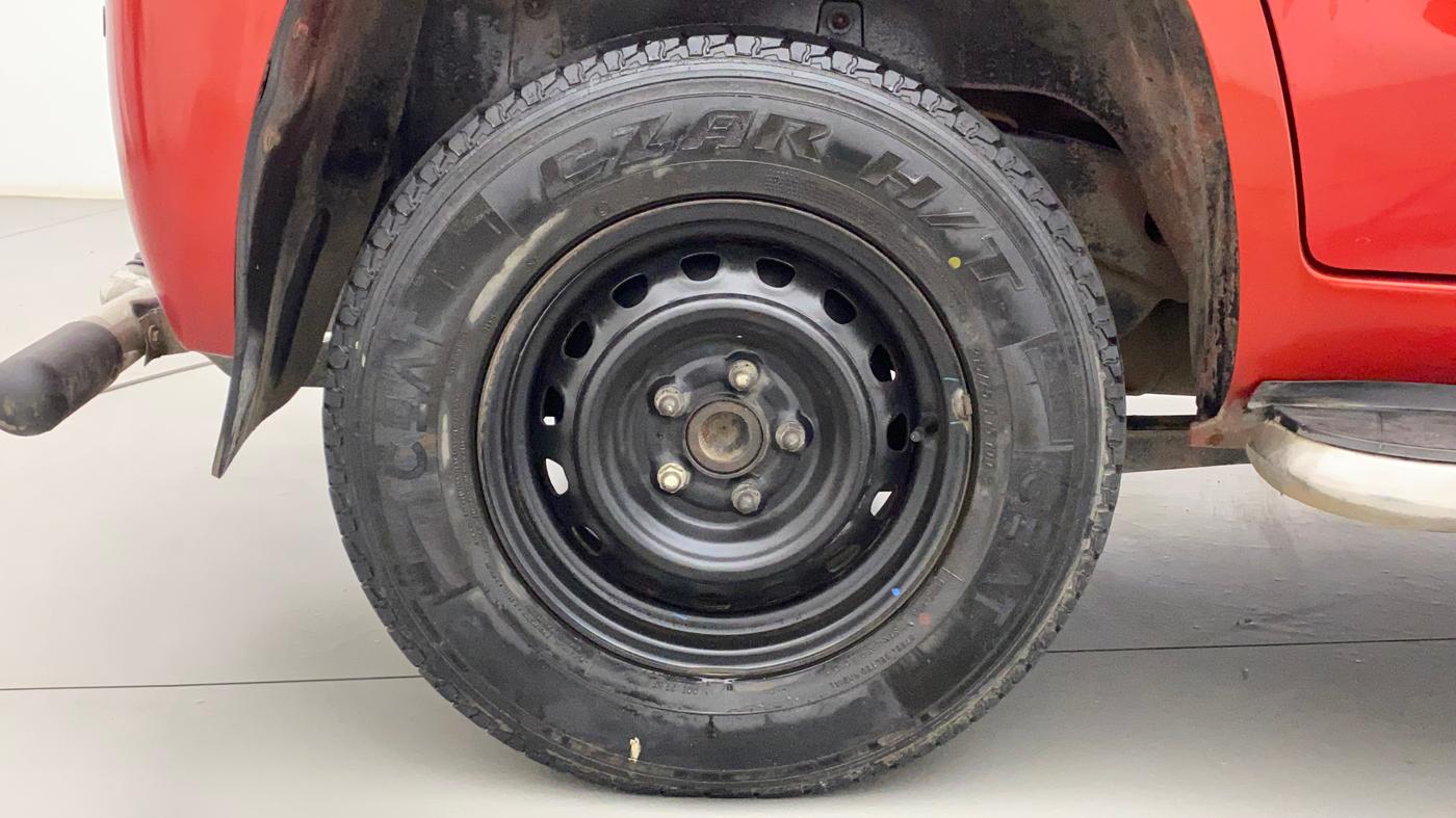 2017 Mahindra TUV300 T4 PLUS, Diesel, Manual, 58,142 km, Right Rear Wheel