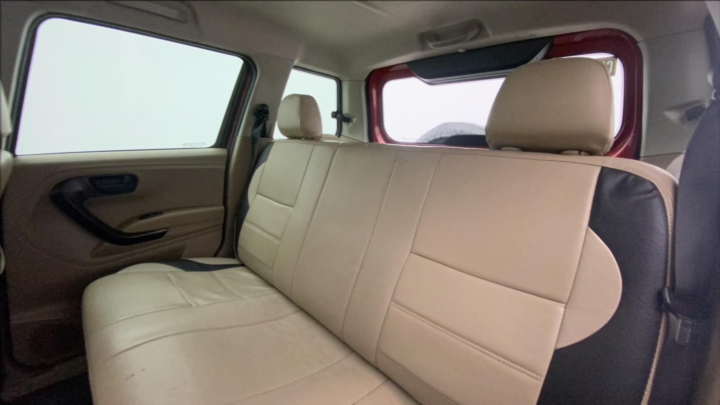 2017 Mahindra TUV300 T4 PLUS, Diesel, Manual, 58,142 km, Right Side Rear Door Cabin