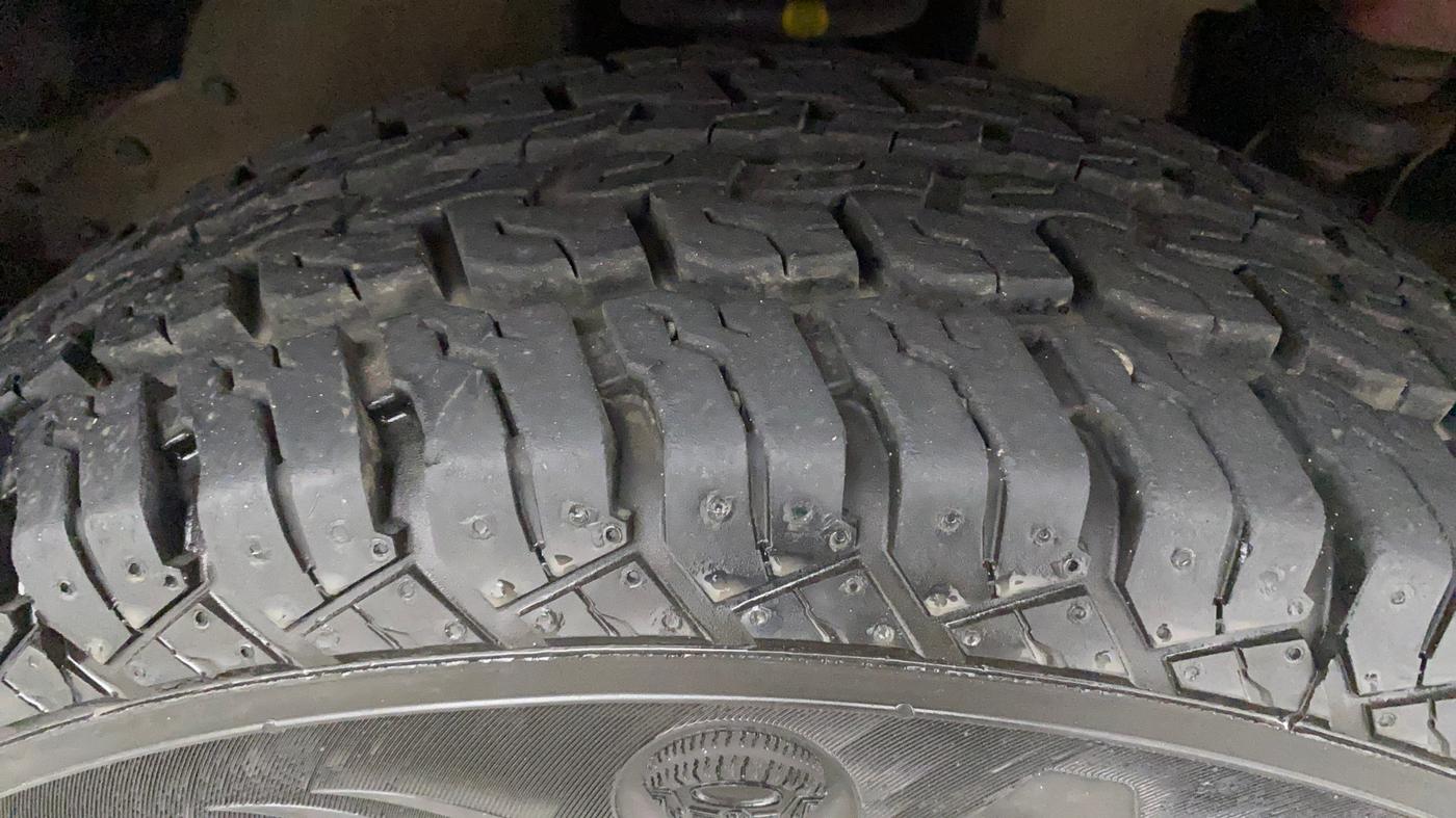 2017 Mahindra TUV300 T4 PLUS, Diesel, Manual, 58,142 km, Right Front Tyre Tread