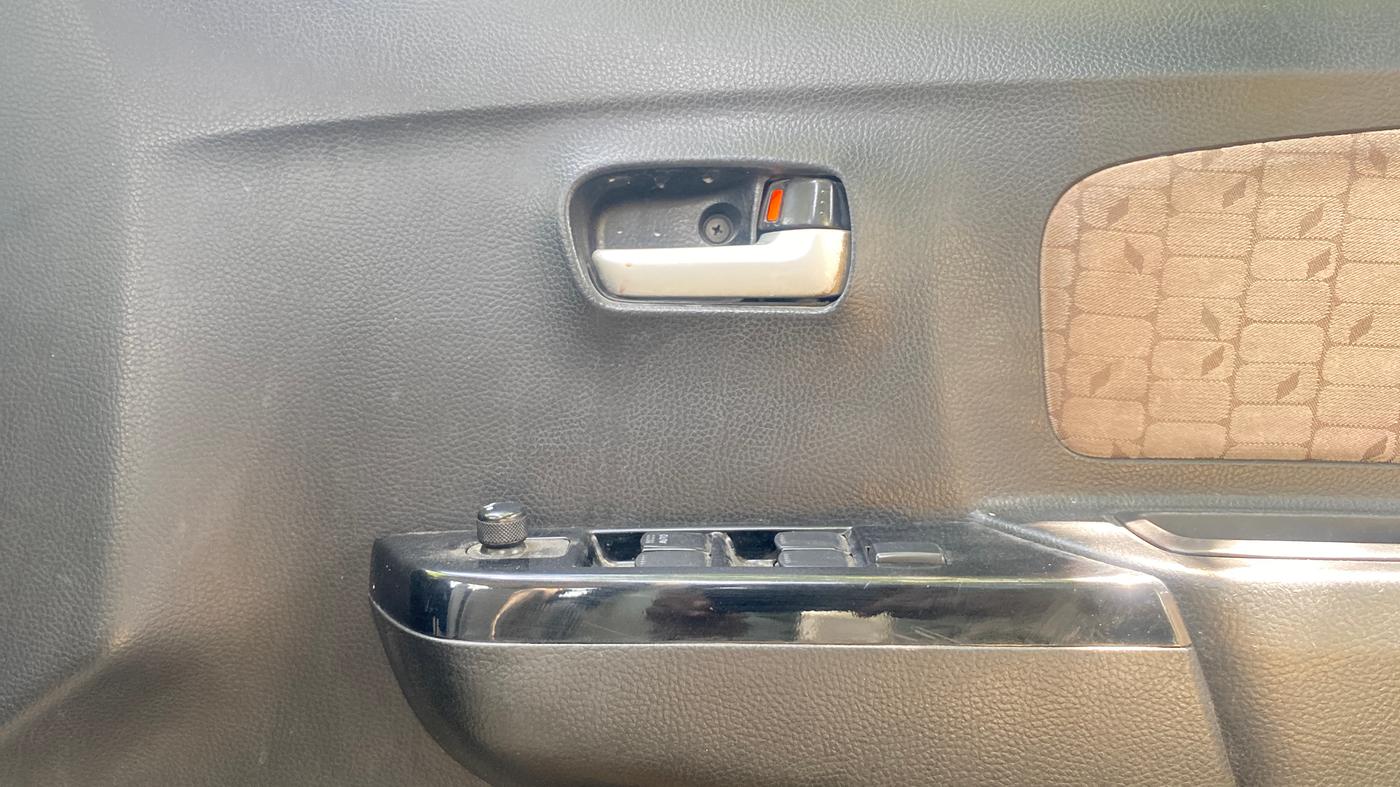 2017 Maruti Wagon R 1.0 VXI AMT, Petrol, Automatic, 65,211 km, Driver Side Door Panels Control