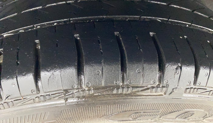 2014 Hyundai Grand i10 ASTA 1.2 KAPPA VTVT, Petrol, Manual, 49,549 km, Right Rear Tyre Tread