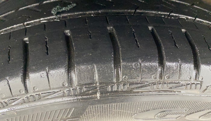 2014 Hyundai Grand i10 ASTA 1.2 KAPPA VTVT, Petrol, Manual, 49,549 km, Left Front Tyre Tread