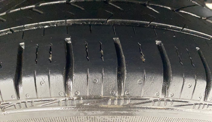 2014 Hyundai Grand i10 ASTA 1.2 KAPPA VTVT, Petrol, Manual, 49,549 km, Left Rear Tyre Tread