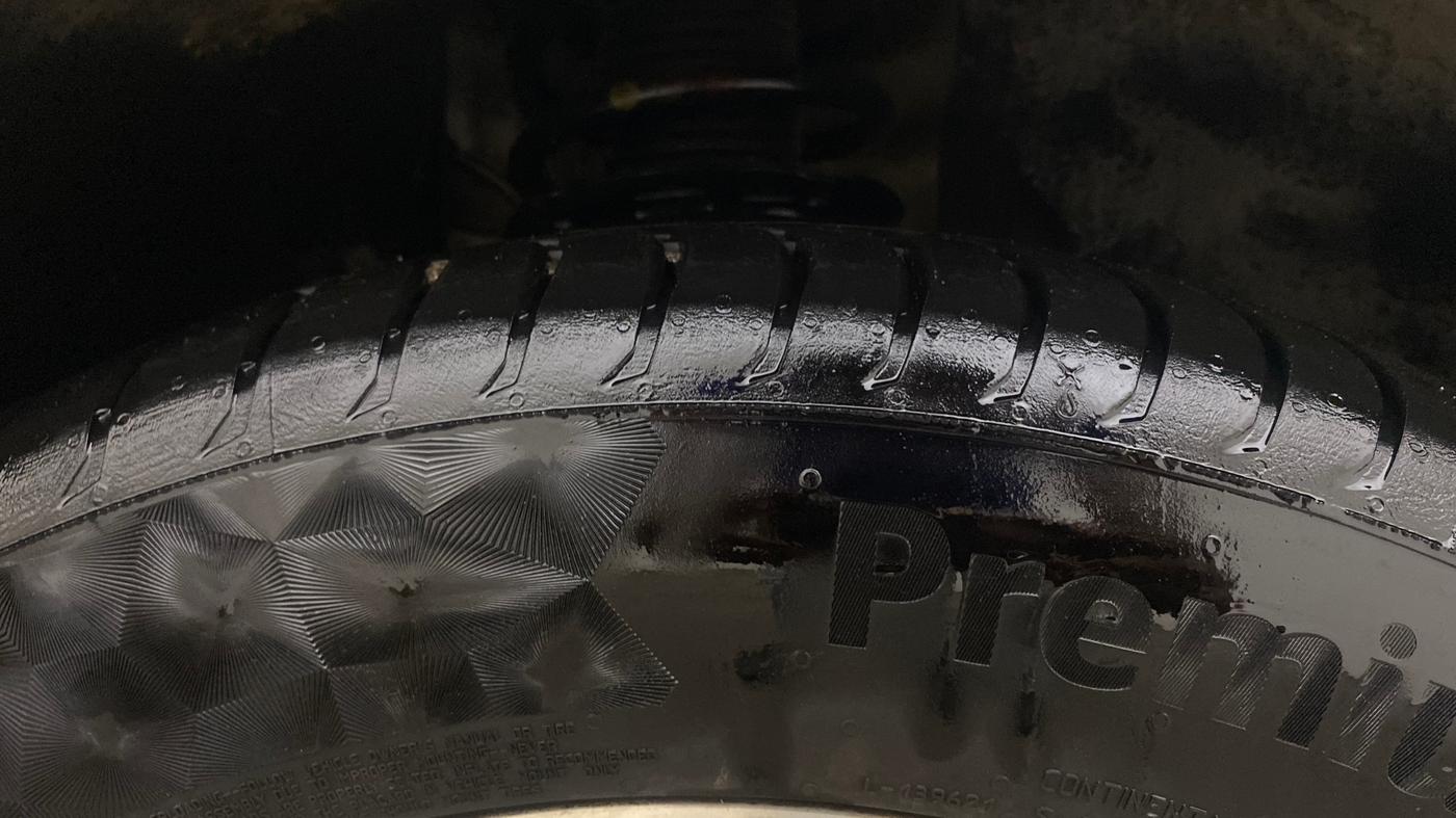 2018 Skoda Kodiaq L&K 2.0 TDI 4X4 AT, Diesel, Automatic, 1,29,281 km, Right Front Tyre Tread