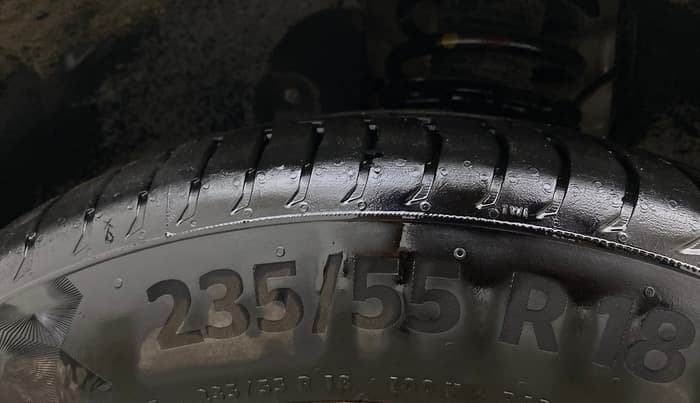 2018 Skoda Kodiaq L&K 2.0 TDI 4X4 AT, Diesel, Automatic, 1,29,281 km, Left Front Tyre Tread