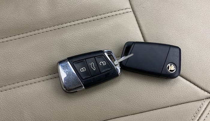 2018 Skoda Kodiaq L&K 2.0 TDI 4X4 AT, Diesel, Automatic, 1,29,281 km, Key Close Up