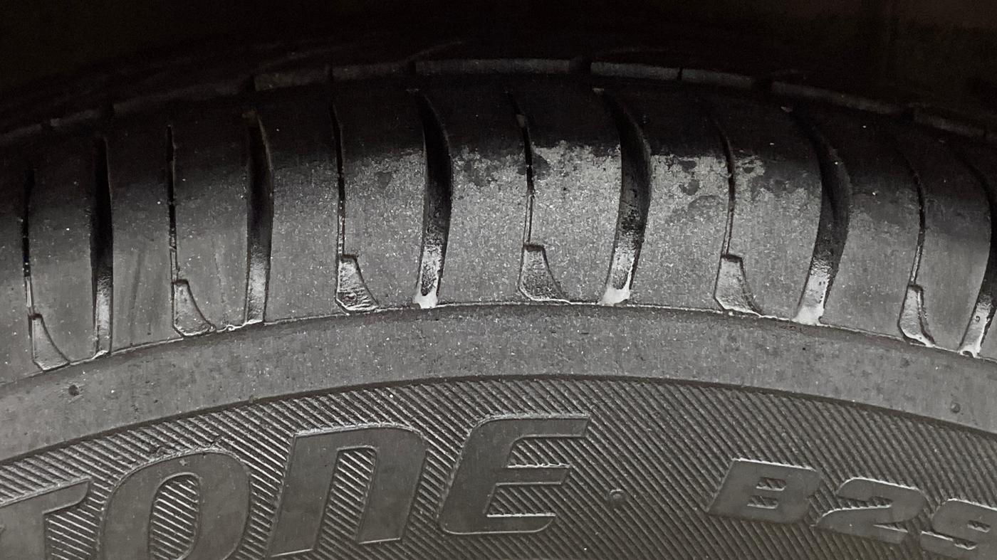 2014 Hyundai Xcent SX 1.2 (O), Petrol, Manual, 71,336 km, Right Rear Tyre Tread