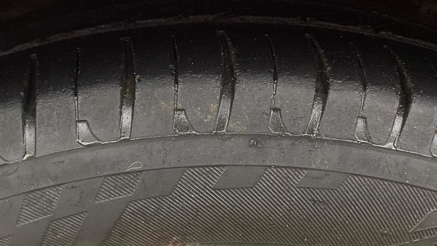 2014 Hyundai Xcent SX 1.2 (O), Petrol, Manual, 71,336 km, Left Front Tyre Tread