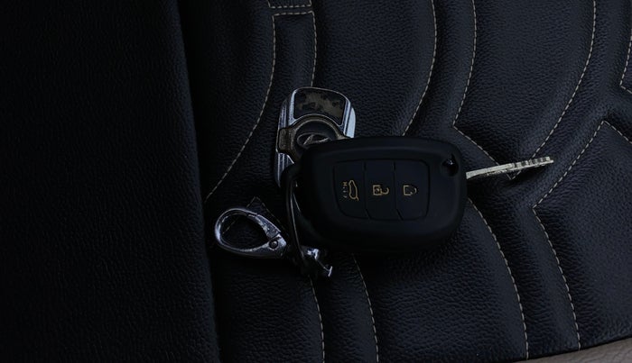 2016 Hyundai Xcent SX 1.2, Petrol, Manual, 37,680 km, Key Close Up