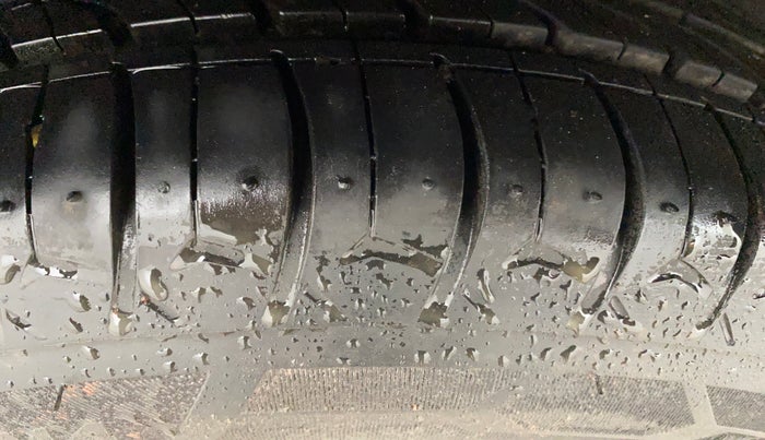 2016 Hyundai Xcent SX 1.2, Petrol, Manual, 37,680 km, Right Rear Tyre Tread