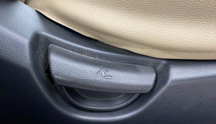 2016 Hyundai Xcent SX 1.2, Petrol, Manual, 37,680 km, Driver Side Adjustment Panel