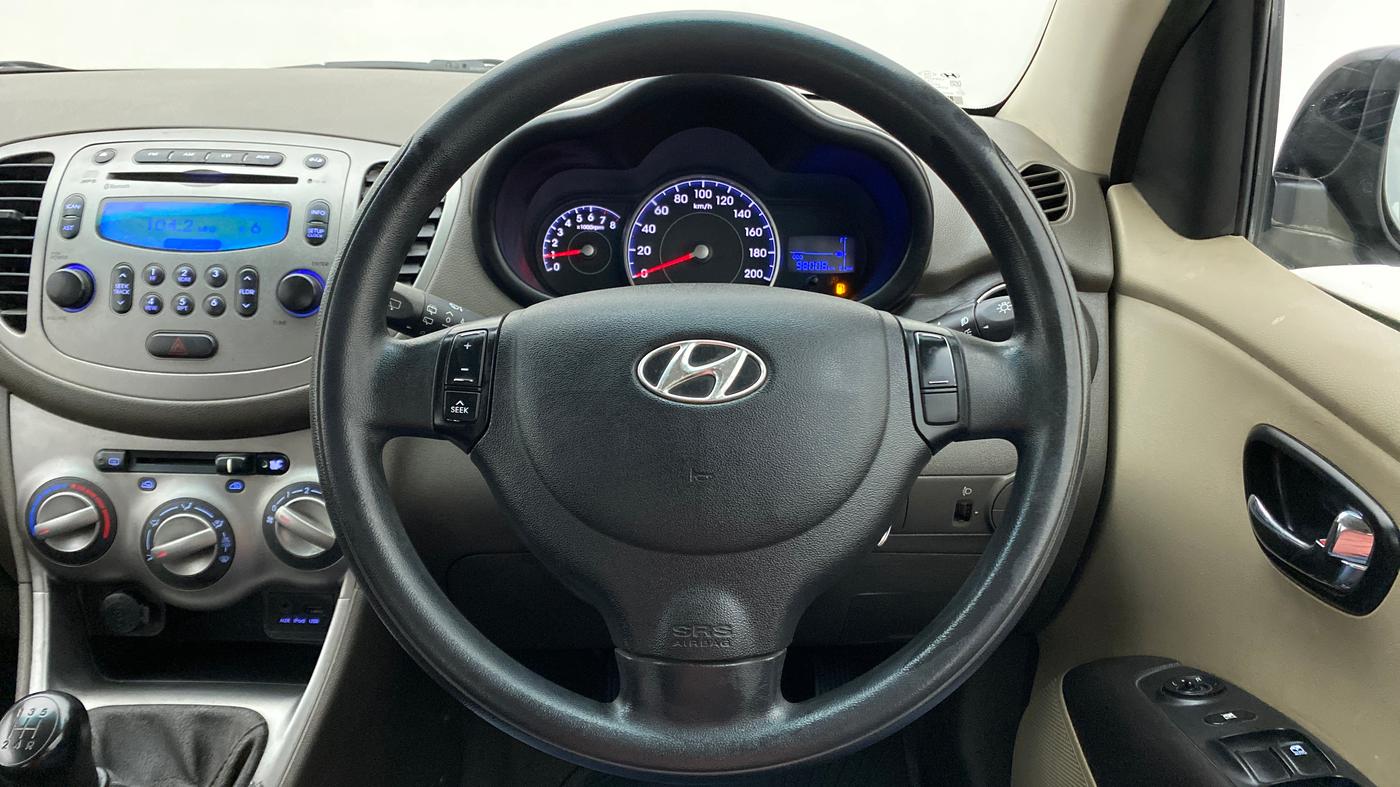 2013 Hyundai i10 SPORTZ 1.2 KAPPA2 O, Petrol, Manual, 98,039 km, Steering Wheel Close Up