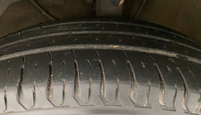 2017 Maruti Dzire VXI, Petrol, Manual, 36,040 km, Left Front Tyre Tread