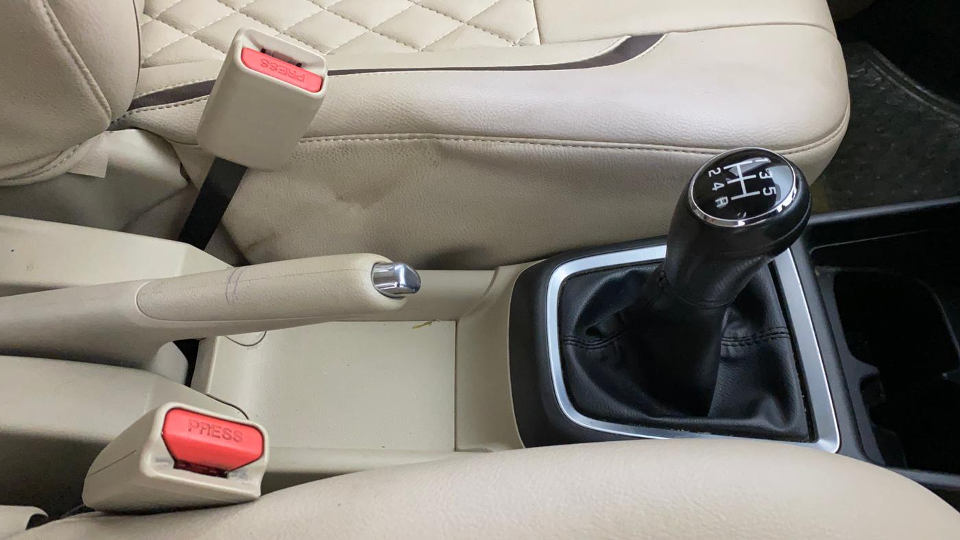 2017 Maruti Dzire VXI, Petrol, Manual, 36,040 km, Gear Lever