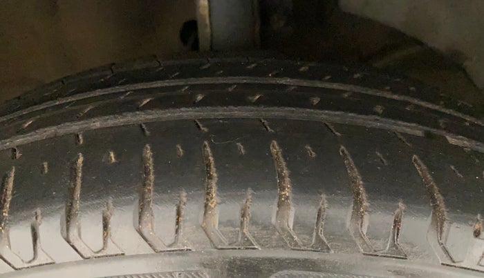 2017 Maruti Dzire VXI, Petrol, Manual, 36,040 km, Right Front Tyre Tread