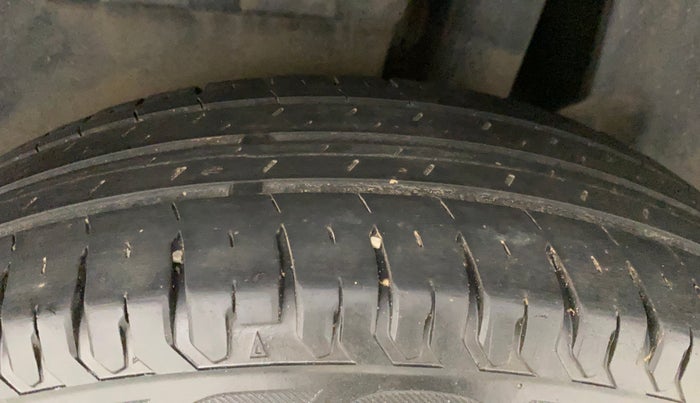 2017 Maruti Dzire VXI, Petrol, Manual, 36,040 km, Left Rear Tyre Tread