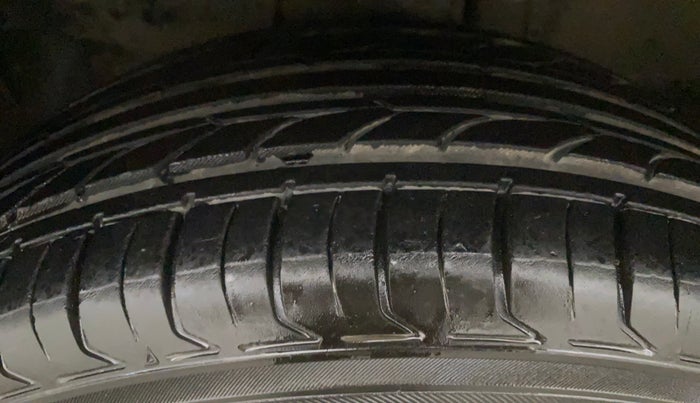 2017 Jeep Compass LIMITED 1.4 PETROL AT, Petrol, Automatic, 43,024 km, Left Front Tyre Tread