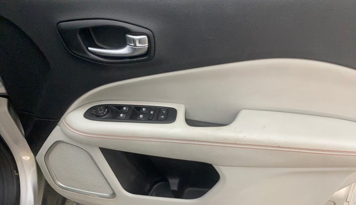 2017 Jeep Compass LIMITED 1.4 PETROL AT, Petrol, Automatic, 43,024 km, Driver Side Door Panels Control