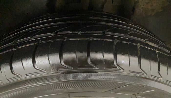 2017 Jeep Compass LIMITED 1.4 PETROL AT, Petrol, Automatic, 43,024 km, Left Rear Tyre Tread