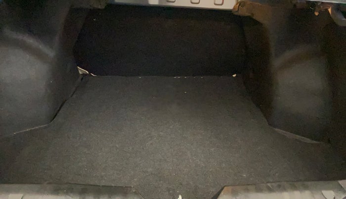 2019 Maruti Ciaz DELTA 1.5 SHVS MT PETROL, Petrol, Manual, 31,615 km, Boot Inside