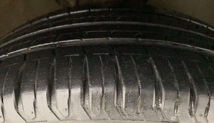 2017 Volkswagen Ameo HIGHLINE DSG 1.5 DIESEL , Diesel, Automatic, 66,122 km, Right Front Tyre Tread