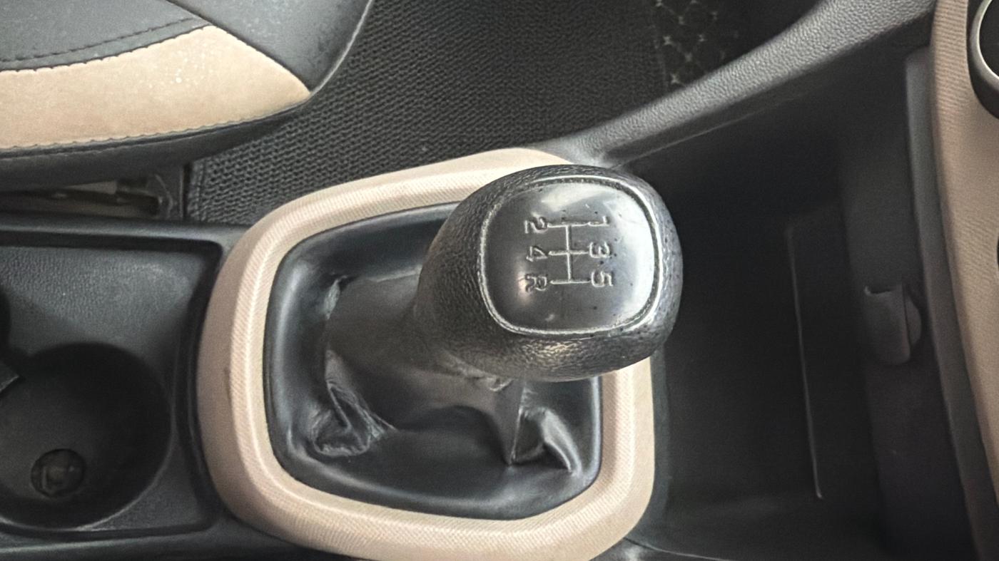 2015 Hyundai Grand i10 MAGNA 1.2 KAPPA VTVT, Petrol, Manual, 64,960 km, Gear Lever