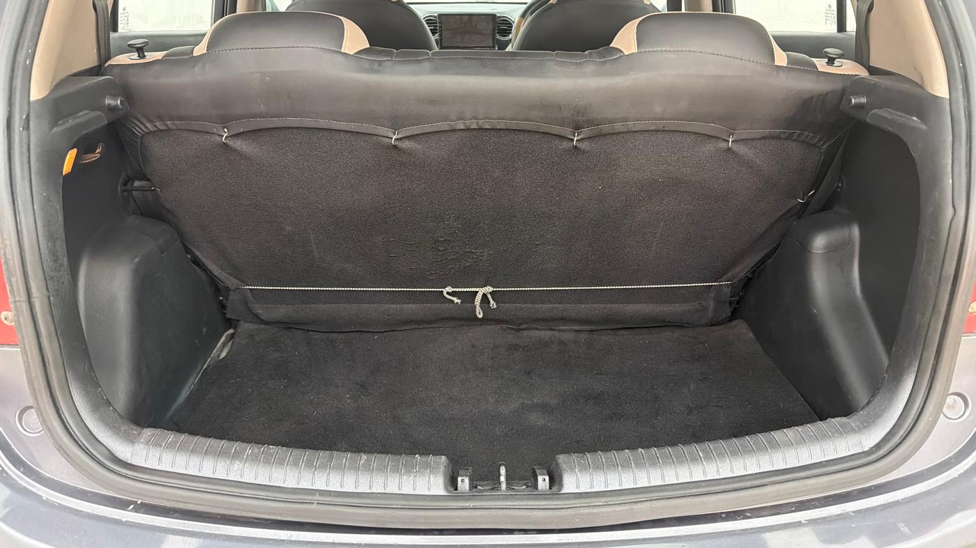 2015 Hyundai Grand i10 MAGNA 1.2 KAPPA VTVT, Petrol, Manual, 64,960 km, Boot Inside